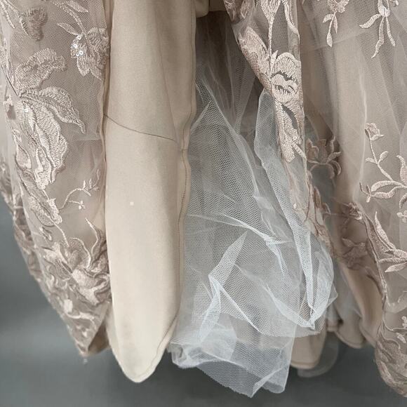 La Femme Gown Womens 10 Embroidered Off Shoulder Bridal Romantic Wedding Royal - Picture 8 of 14